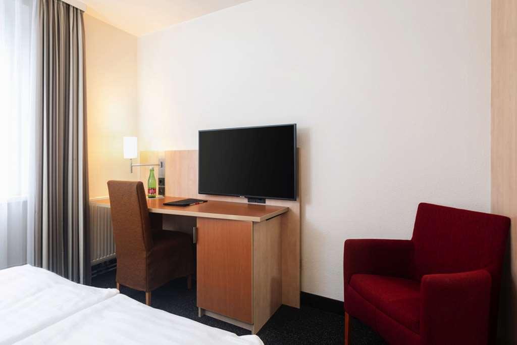 Intercityhotel Wien Room photo